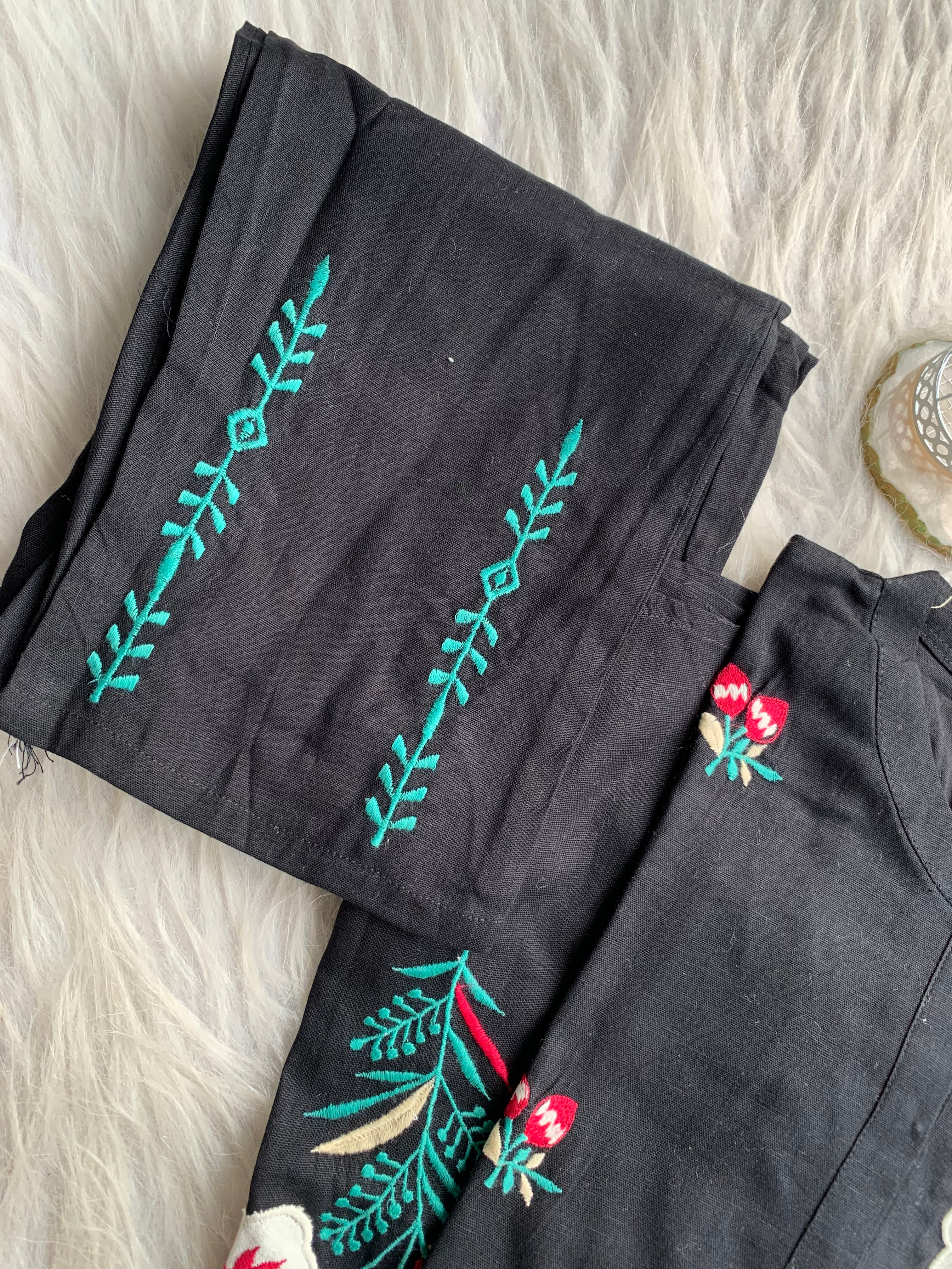 “SIMRAN “ Cotton Straight Kurta With Beautiful Appliqué and Thread Embroidery | KurtiSwag