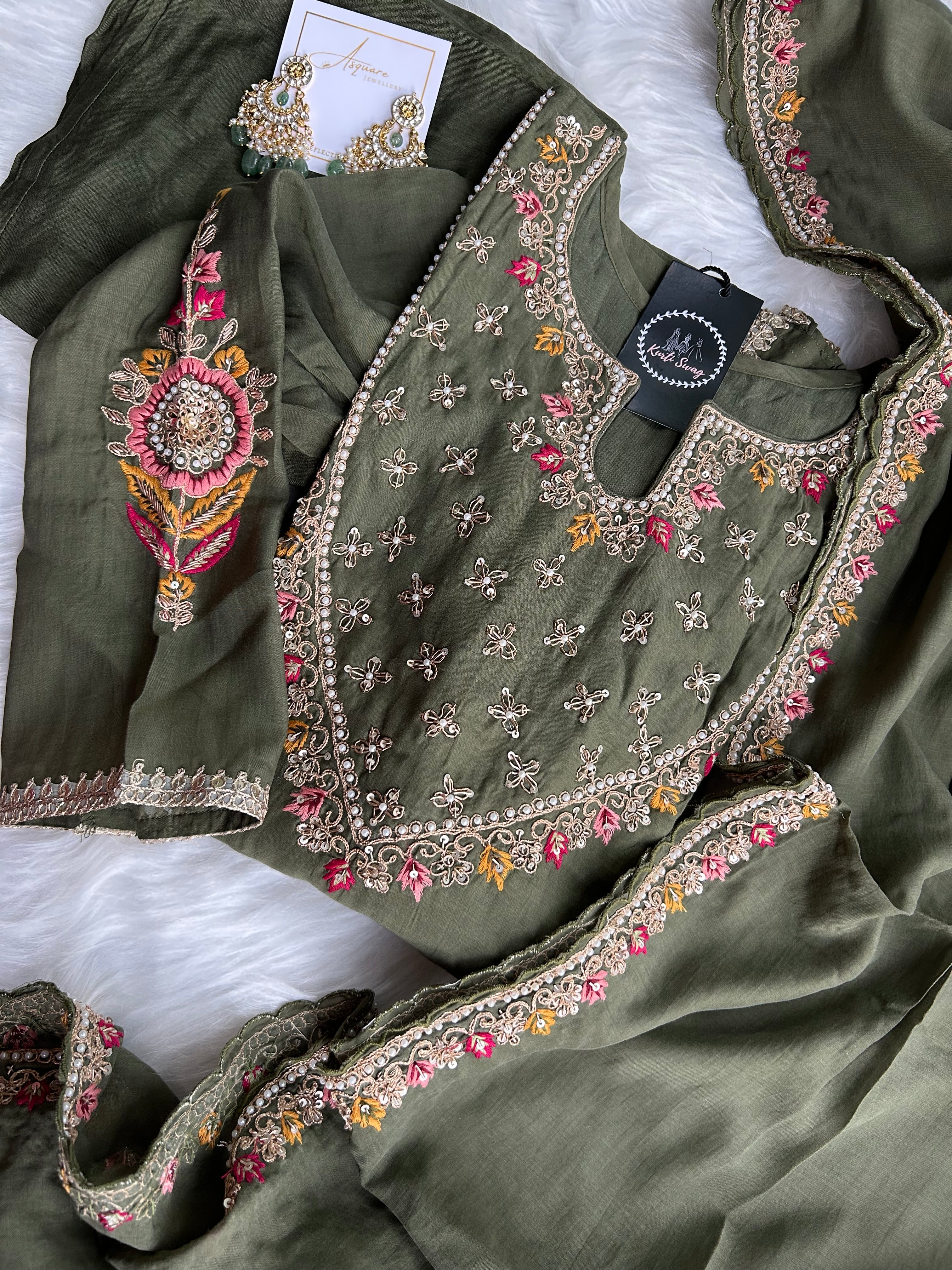 “DHAARNA” Mul Chanderi Festive Suit Set ✨💕 | KurtiSwag