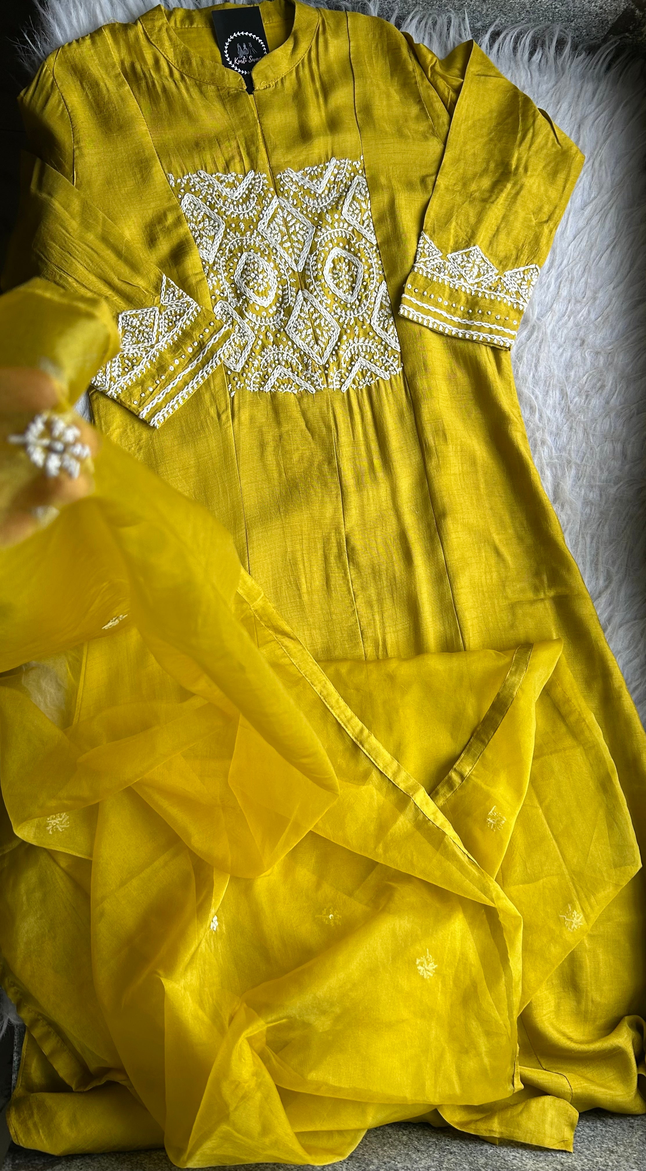 “ROSHNI” Dola Silk Thread Embroidered Suit Set 💕 | KurtiSwag