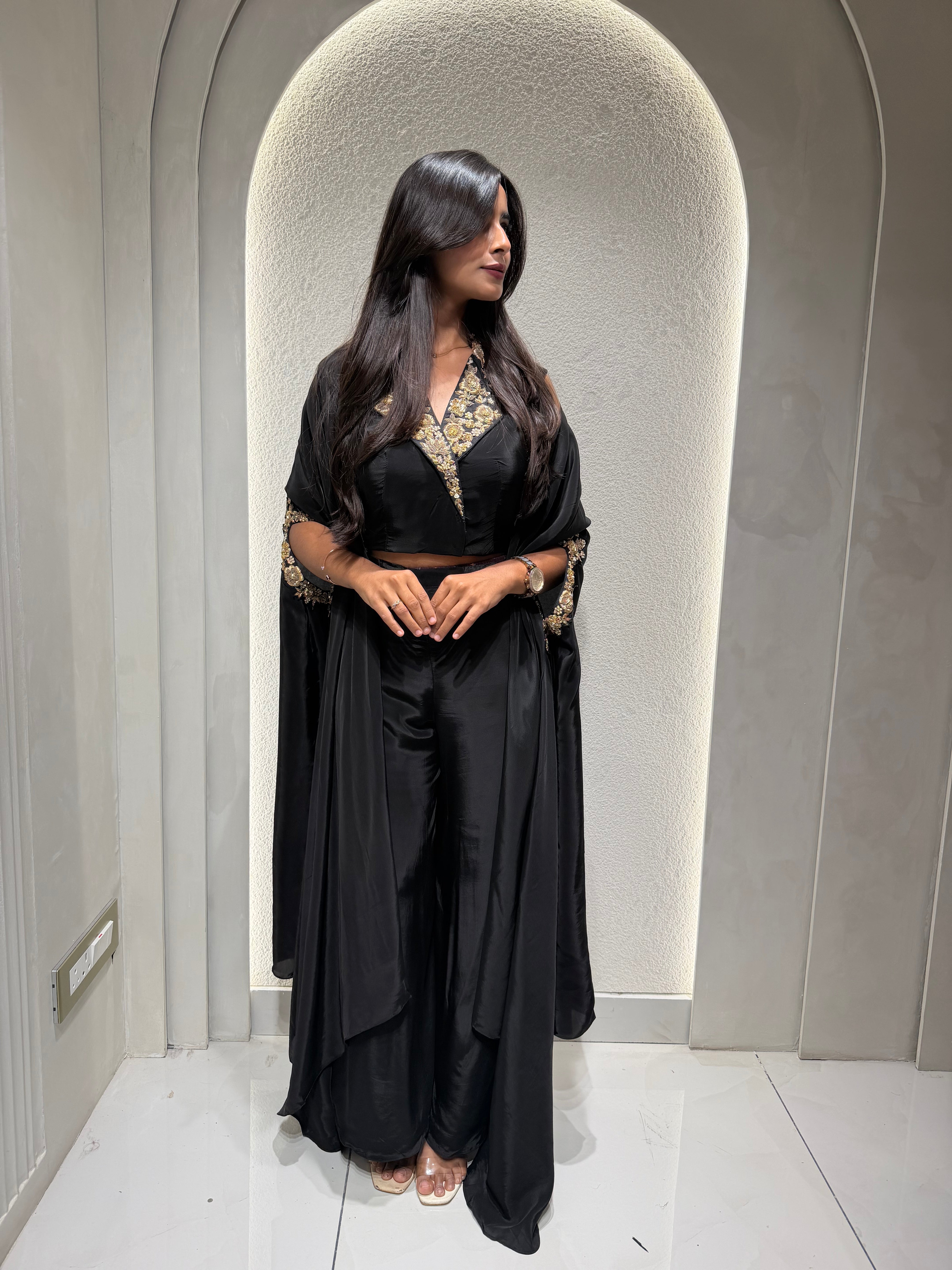 “RIWAYAT” Zardosi Embellished Jacket Indowestern Edit ✨♥️ | KurtiSwag