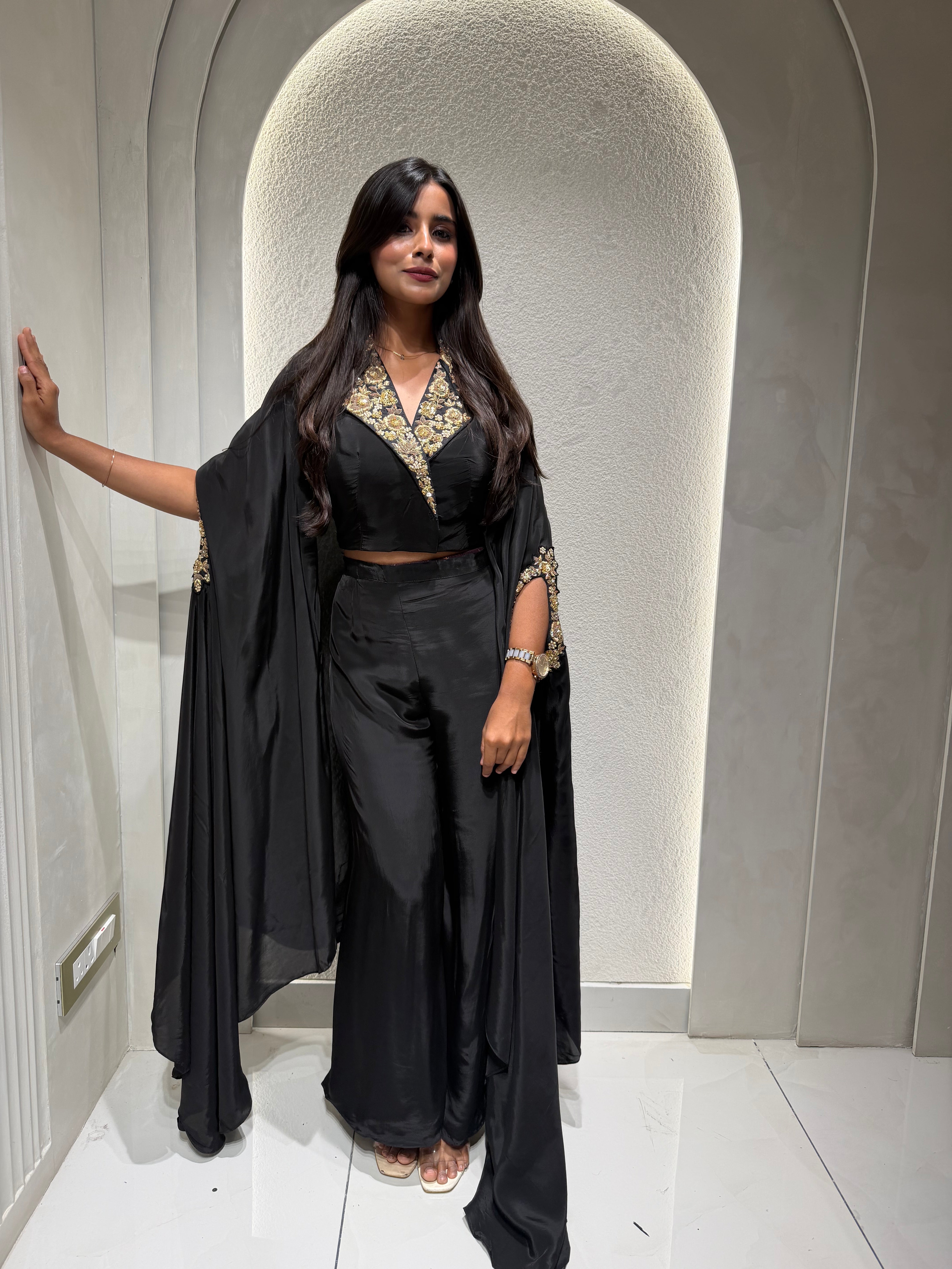 “RIWAYAT” Zardosi Embellished Jacket Indowestern Edit ✨♥️ | KurtiSwag