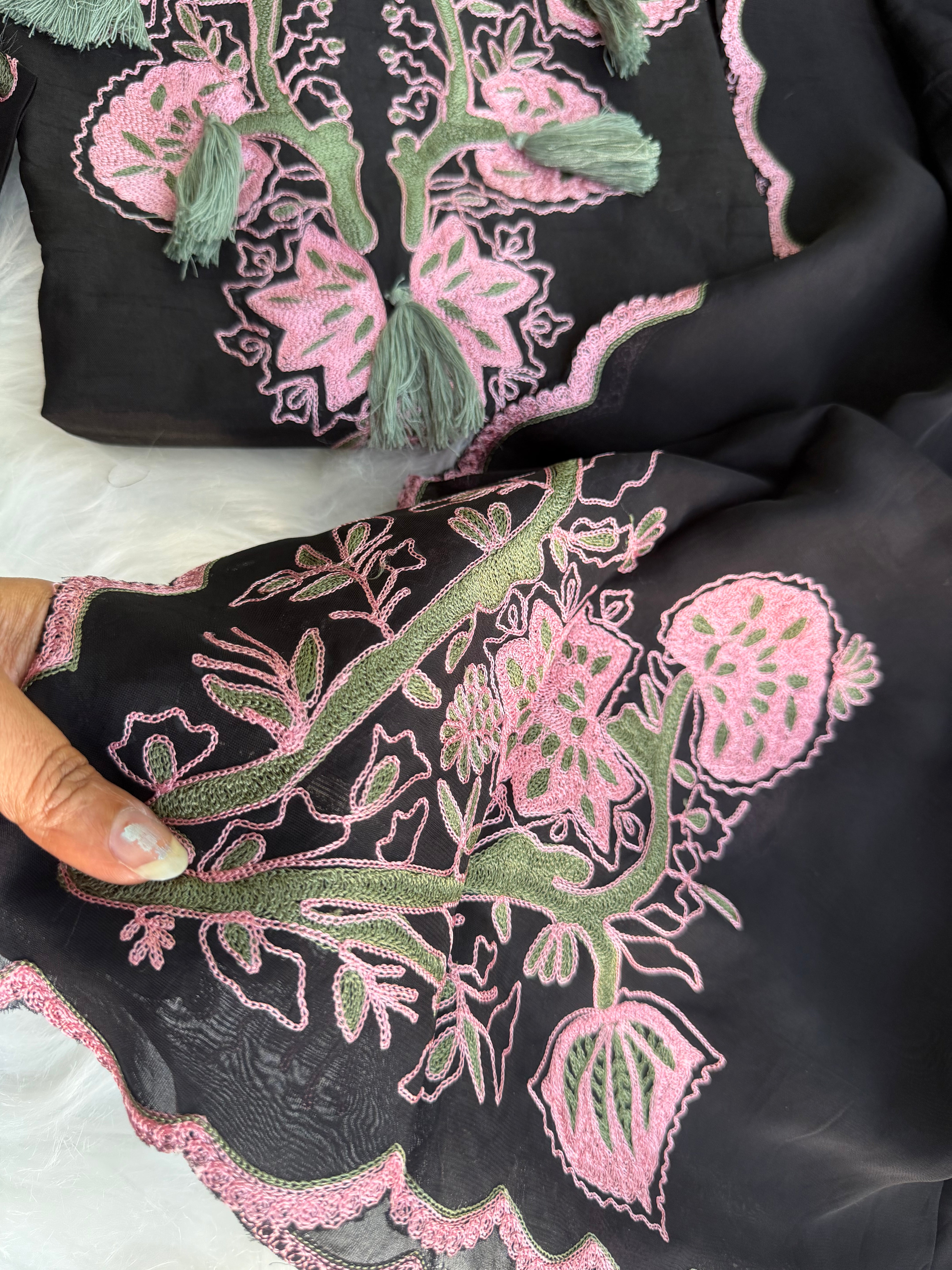 “BLUSH ON BLACK” Dola Silk Suit Set 💕✨ | KurtiSwag
